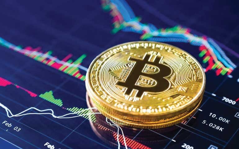 بيت‌كوين در آستانه رالي با حمايت نرخ بهره و پذيرش نهادي